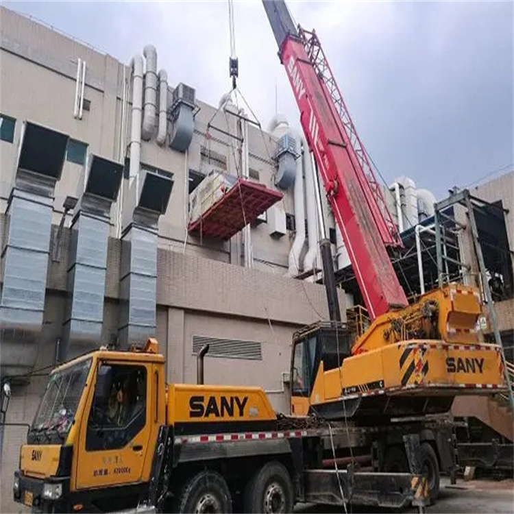 老城镇一百吨吊车吊臂多长