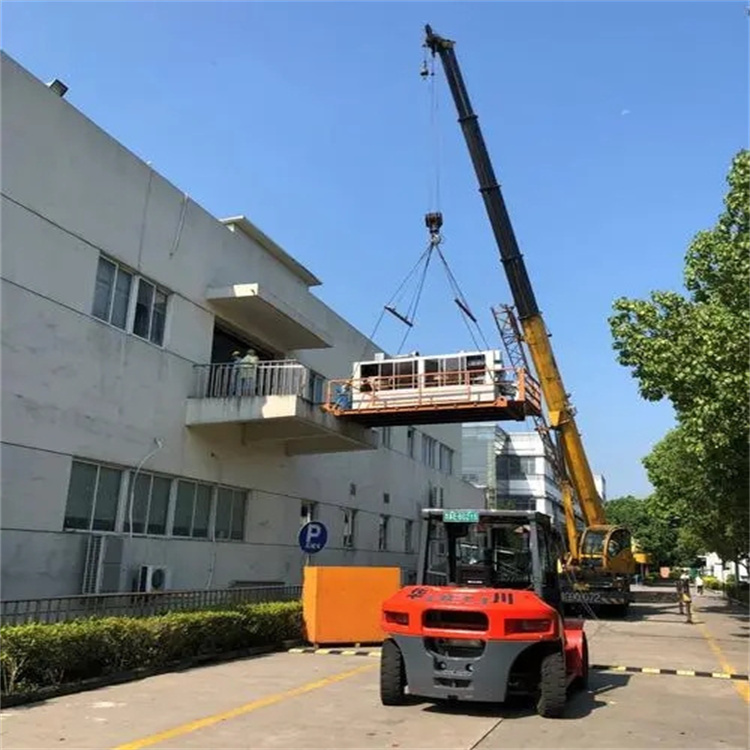 老城镇起重机司机十吊十不吊